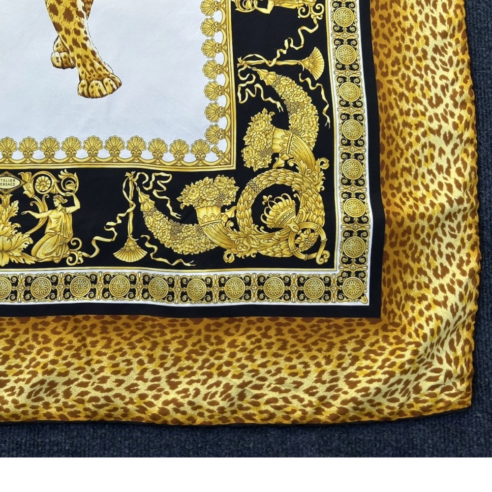 Vintage Atelier Versace Leopard Print Barocco Baroque Black & Gold Silk Scarf - Picture 6 of 15